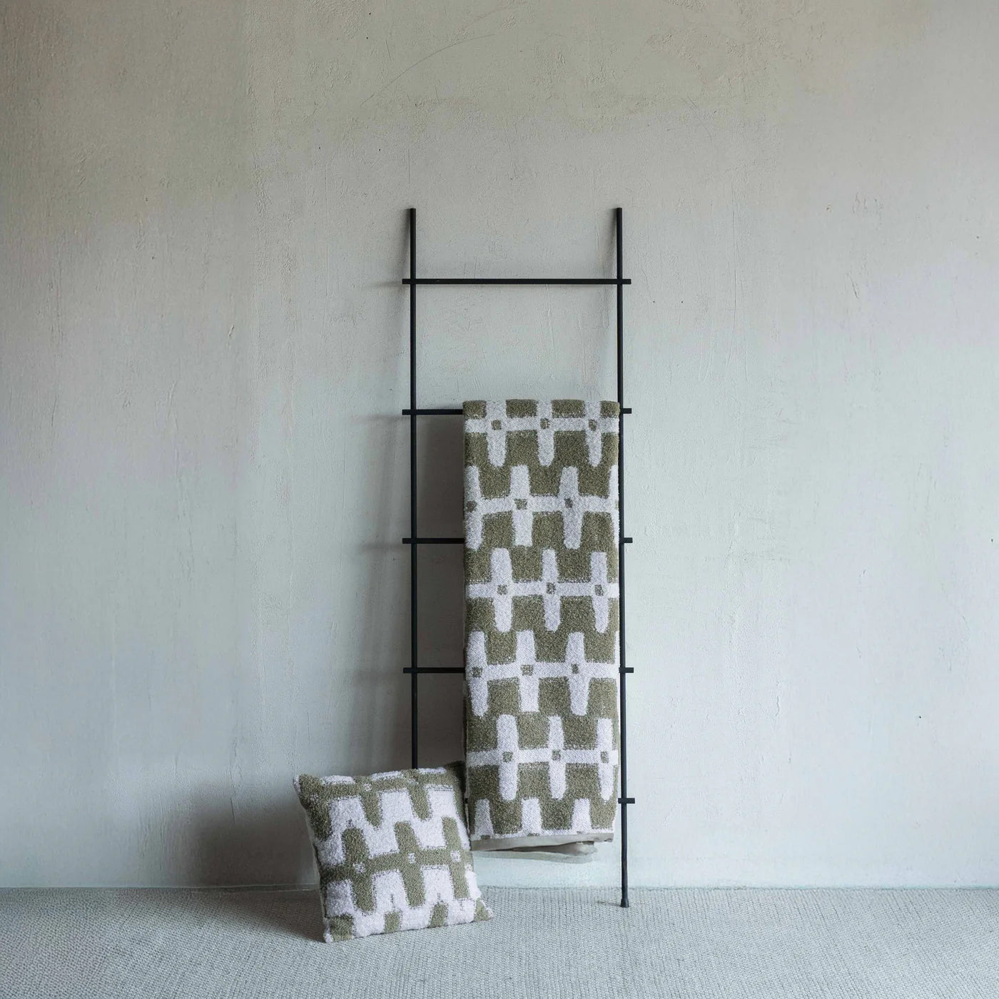 Geometric Throw Blanket - 205x154cm