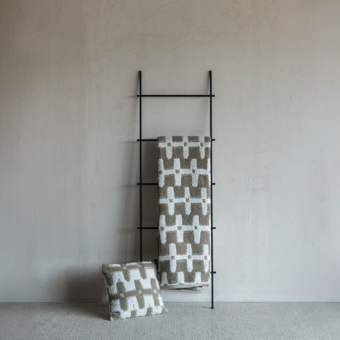 Brown Geometric Throw Blanket - 205x154cm